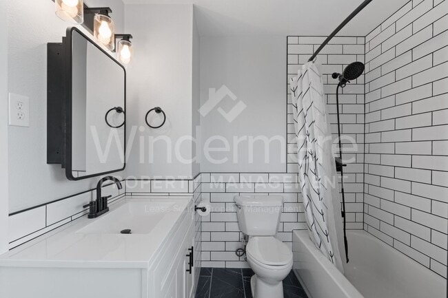 Building Photo - Beautiful 3-Bedroom Home - EV Charger - Pet Friendly