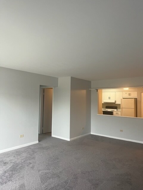 Building Photo - 2218 Falcon Dr