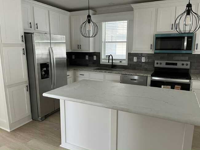 Building Photo - 112 Tahitian Dr