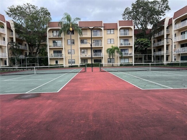 Building Photo - 9301 SW 92nd Ave