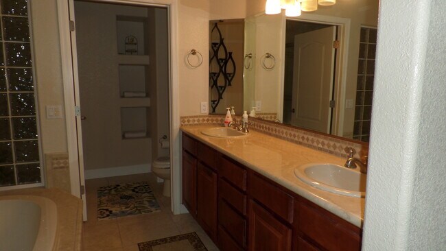 Building Photo - VACATION RENTAL - Condo on the River