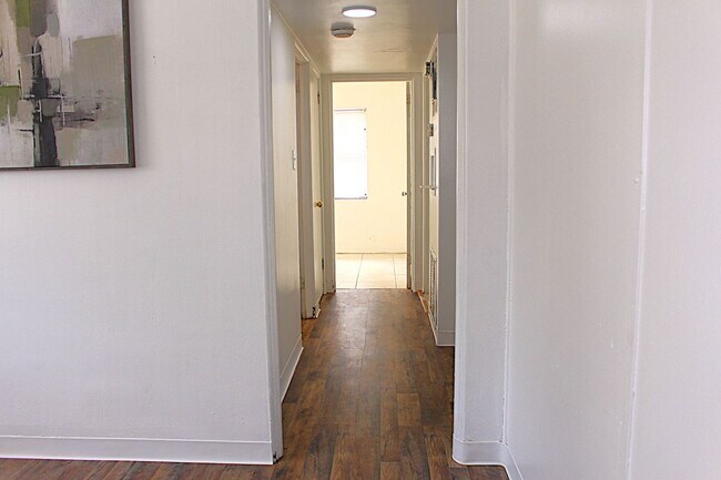 Building Photo - Lovely 3-bedroom 1 bath home for rent