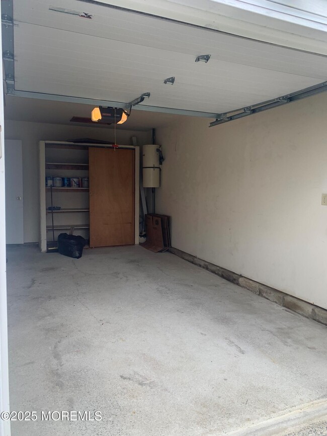 Building Photo - 124 Mohican Ln