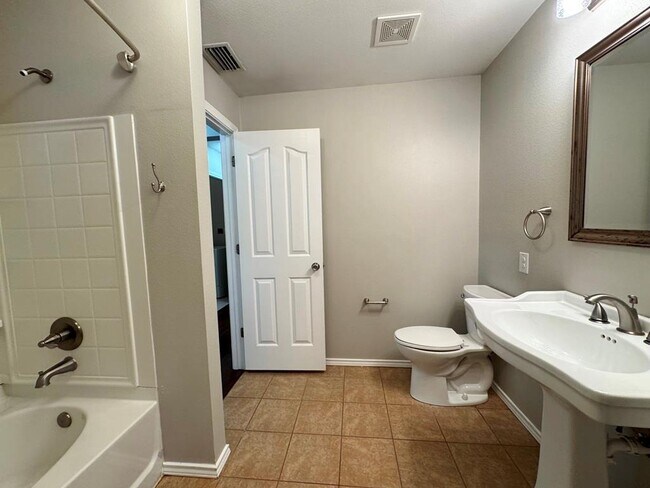 Building Photo - 3003 Burning Oak Dr