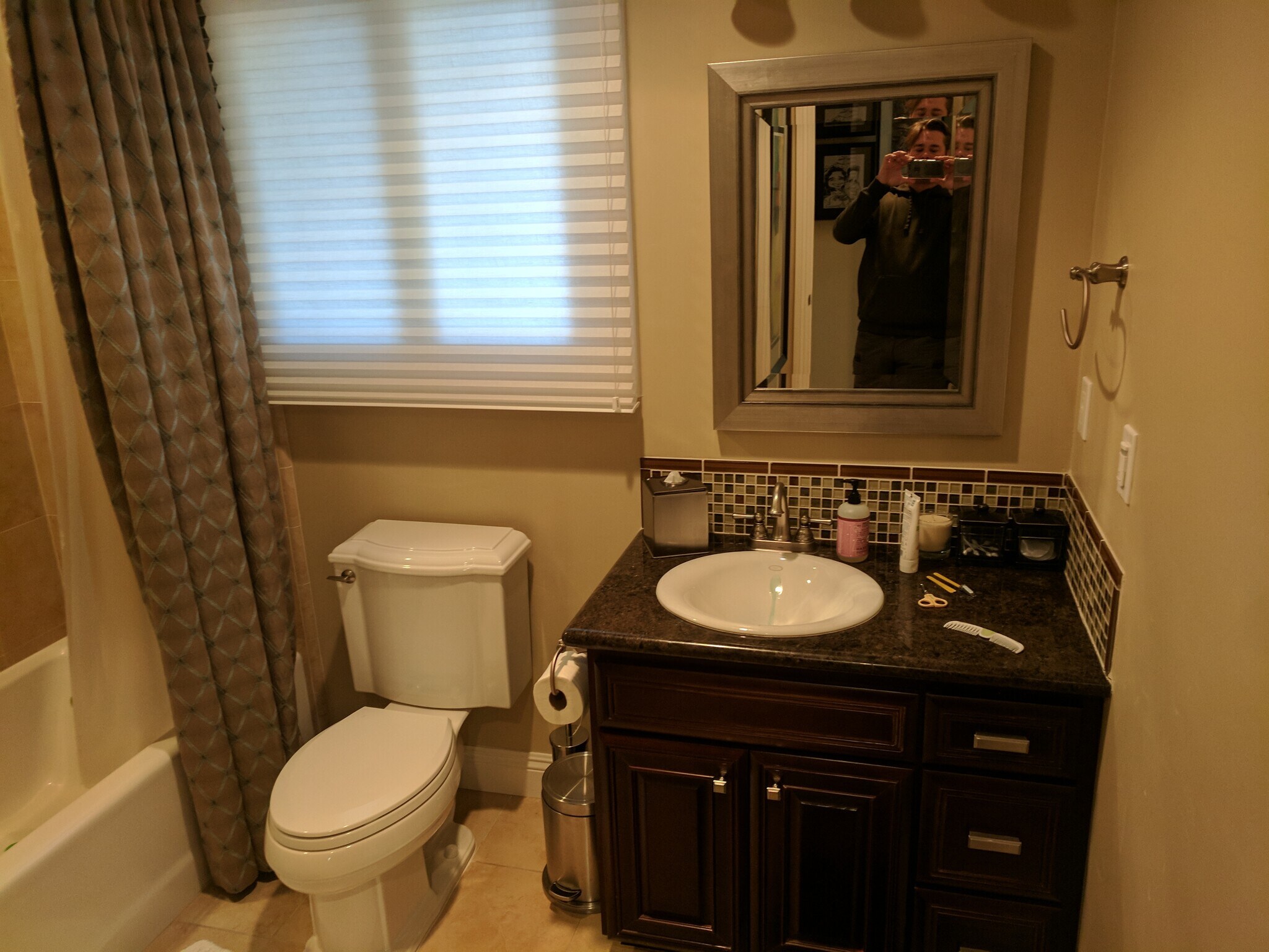 Full bath for bedrooms 2 and 3 - 21 Pinnacle Peak St