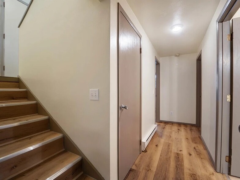 Building Photo - 5131 Lakewind Dr
