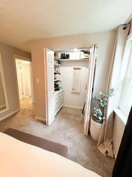 Building Photo - 1209 Mount Rushmore Way