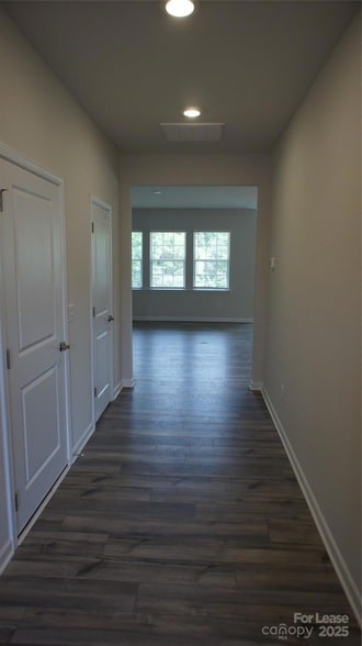 Building Photo - 137 Pampas Pl