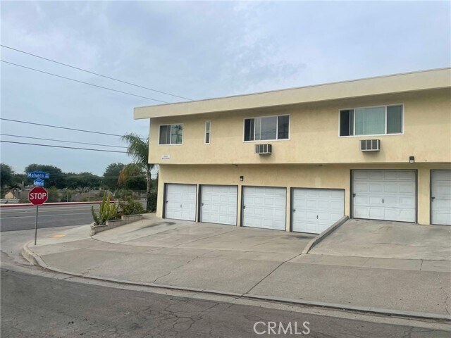 Building Photo - 701 Adlena Dr