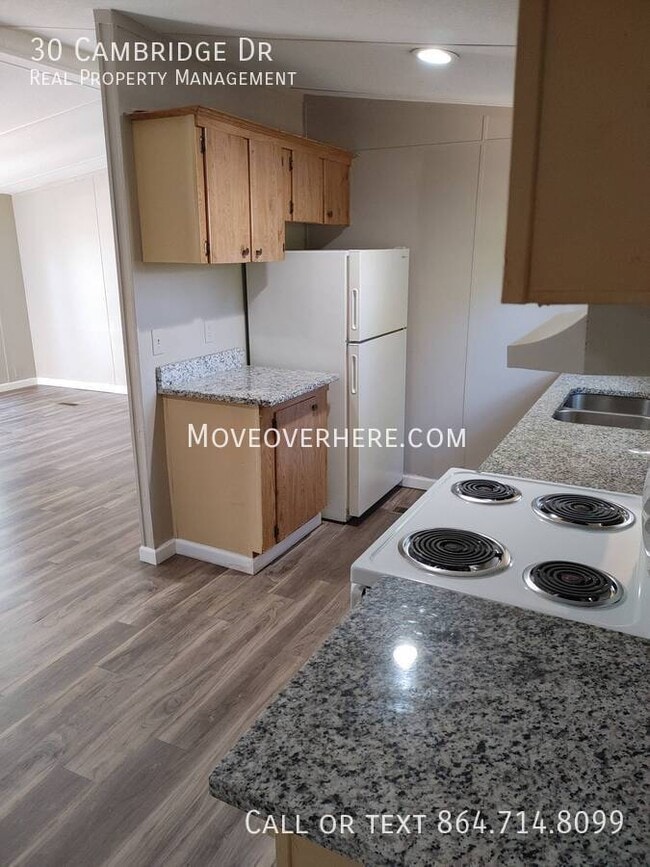 Building Photo - 30 Cambridge Dr