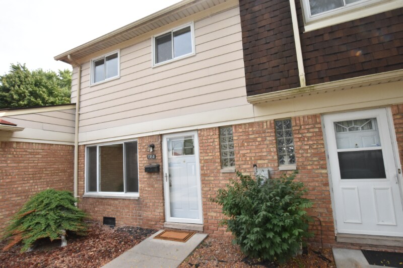 Building Photo - 1350 Laurel Valley Dr