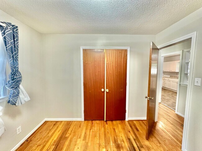 Building Photo - 1644 Nicholson Ave