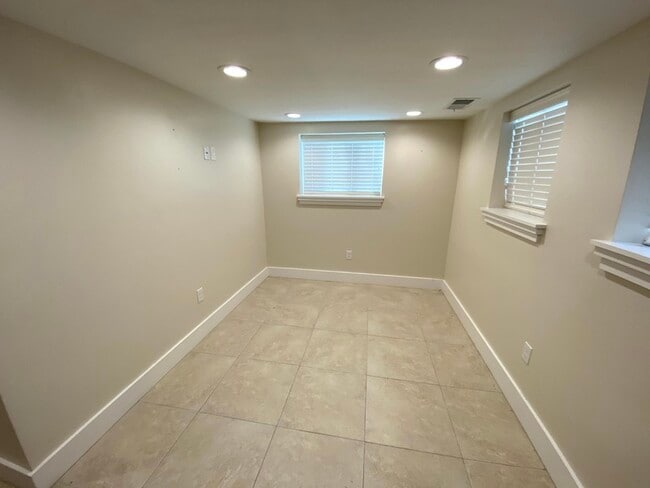 Building Photo - 244 W 200 N