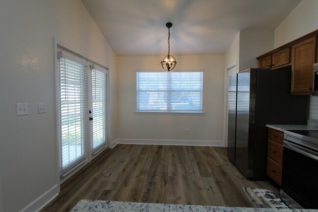 Building Photo - Remodeled 3 Bedroom Ready to Rent!