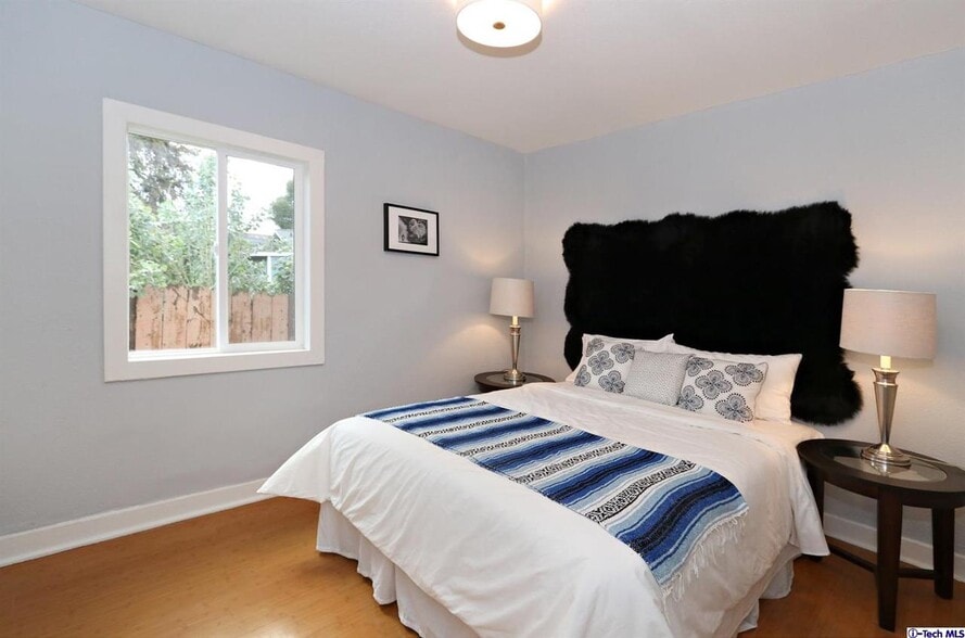 master bedroom - 987 El Paso Dr