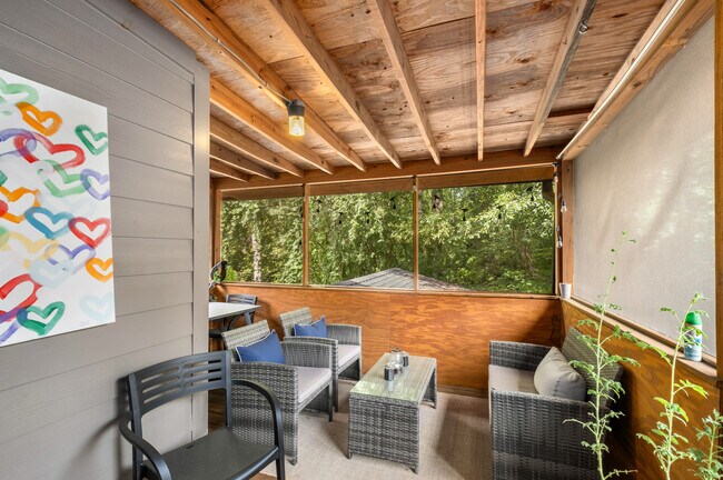 Building Photo - 746 Amsterdam Ave NE