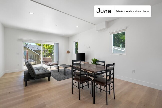 Building Photo - Room in Shared 4 bed/3 bath home