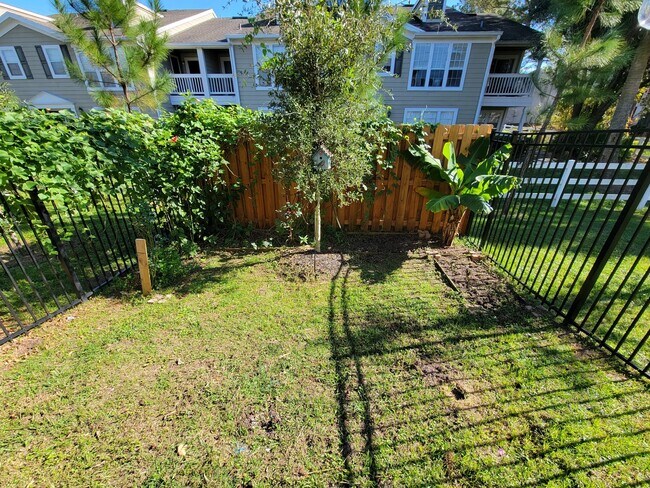 Building Photo - 7635 Legacy Trl