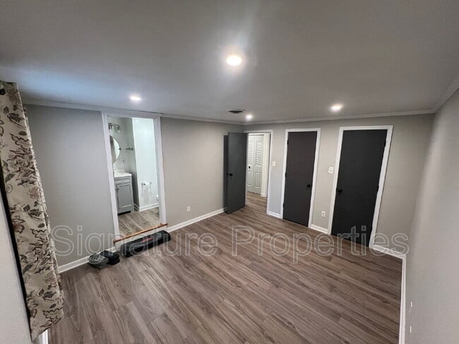 Building Photo - 6301 Morning Glory Rd