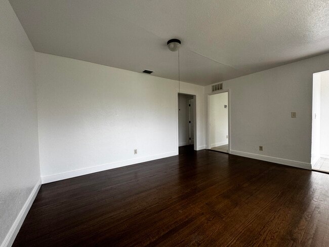 Building Photo - 1221 N J St