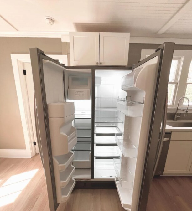 Fridge - 208 State St