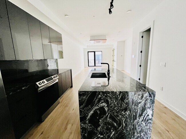 Building Photo - 1306 N Front St