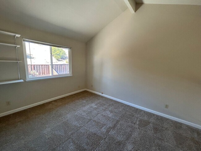 Building Photo - Beautiful Two-Story Home in Village Oaks, ...