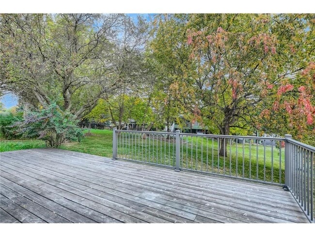 Building Photo - 645 Windemere Curve