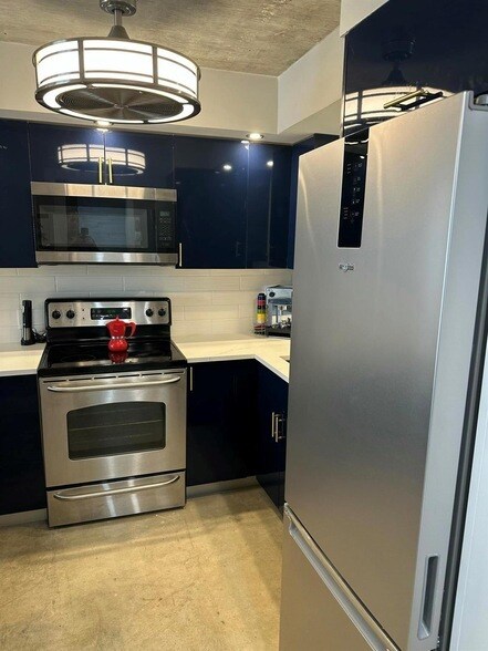 Building Photo - 3570 S Ocean Blvd