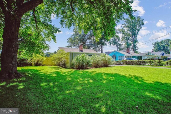 Building Photo - 3135 Manor Rd