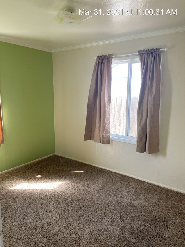 Building Photo - Northtown Area Home