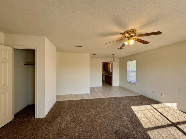 Building Photo - Duplex