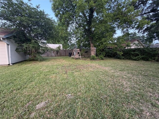 Building Photo - 8602 Glenlea St