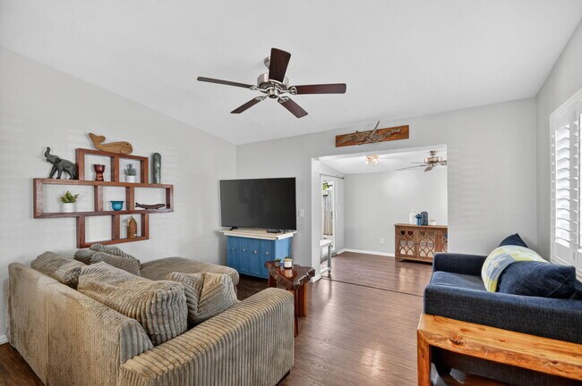 Building Photo - 318 Glen Arbor Terrace