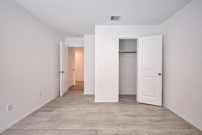 Building Photo - 9603 Fulvetta Briar Ct