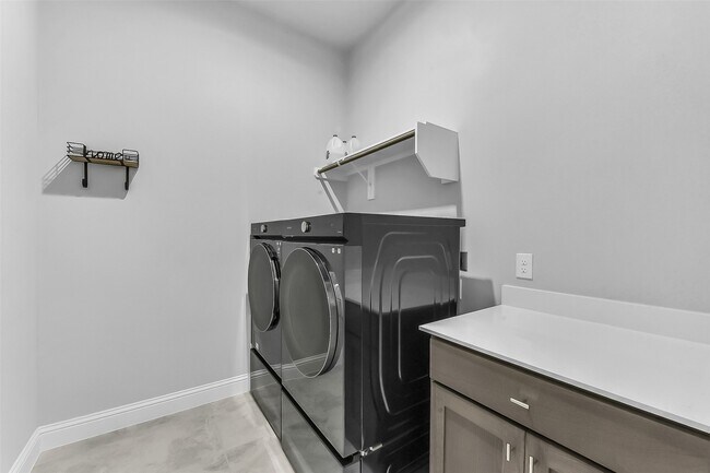 Building Photo - 11927 Carillon Forest Dr