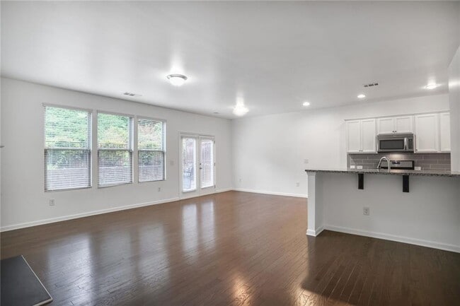 Building Photo - 268 Stone Park Dr