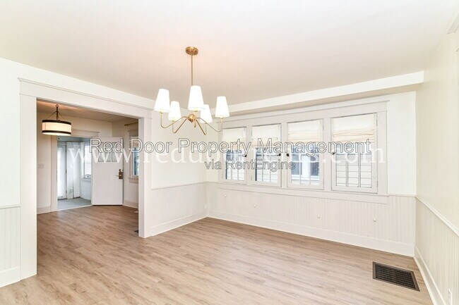 Building Photo - 1028 N Kealing Ave