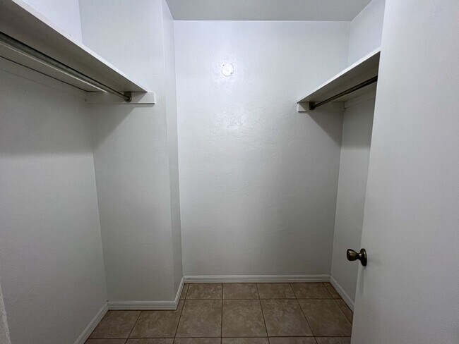 Building Photo - 3BR/2BA Pet Friendly Pool Home in McIntosh...