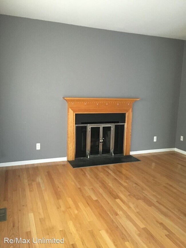 Building Photo - 3 br, 2.5 bath House - 13 Old Forge Drive