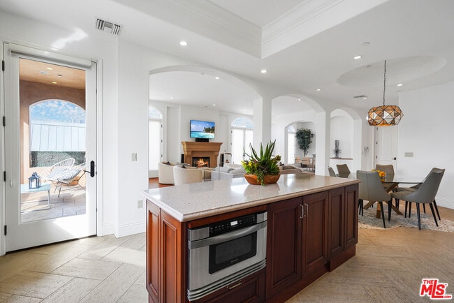 Building Photo - 420 S Hamel Rd