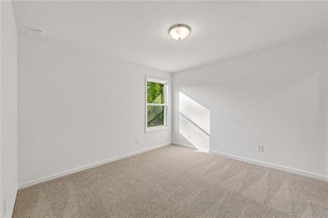 Building Photo - 204 Silverleaf Trl