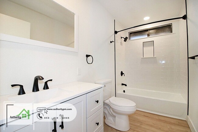 Building Photo - 30522 Sleepy Hollow Dr