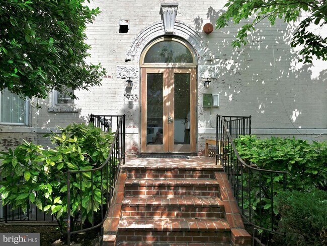 Building Photo - 1933 S St NW