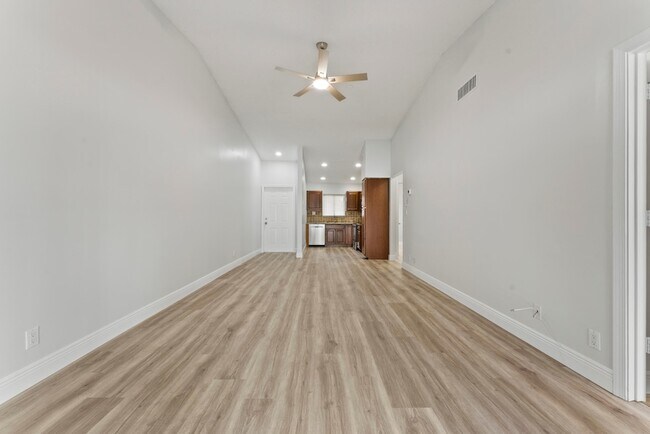 Building Photo - 2900 Olivewood Terrace