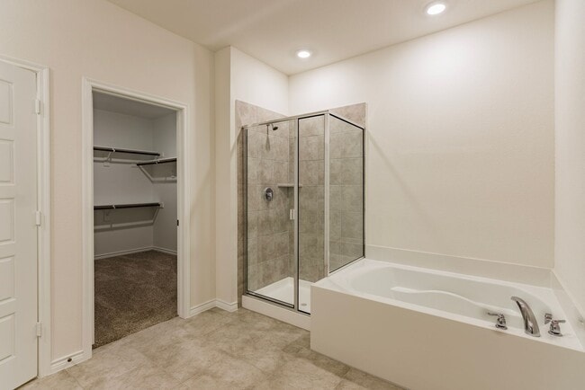 Building Photo - 326 Shasta Dr