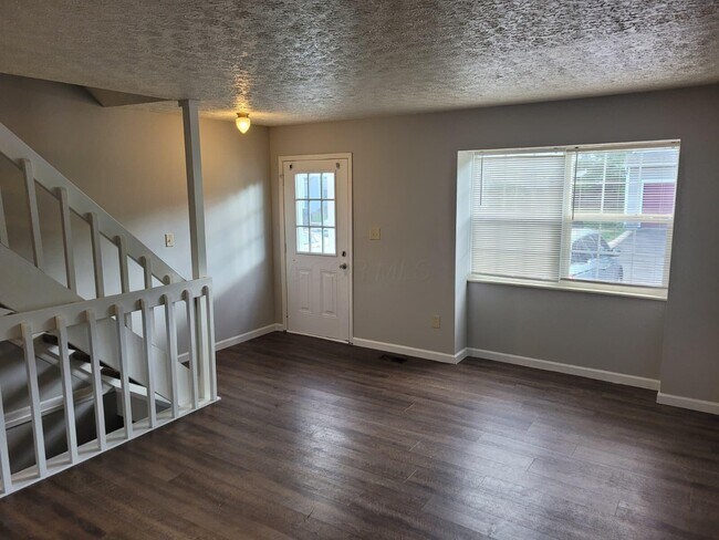 Building Photo - 872 Upholland Ln