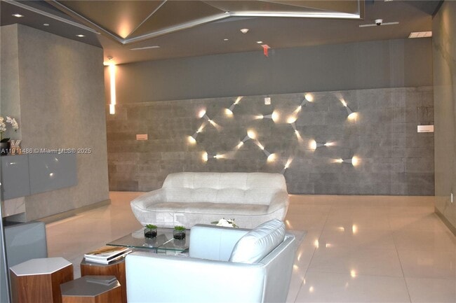 Building Photo - 9940 W Bay Harbor Dr