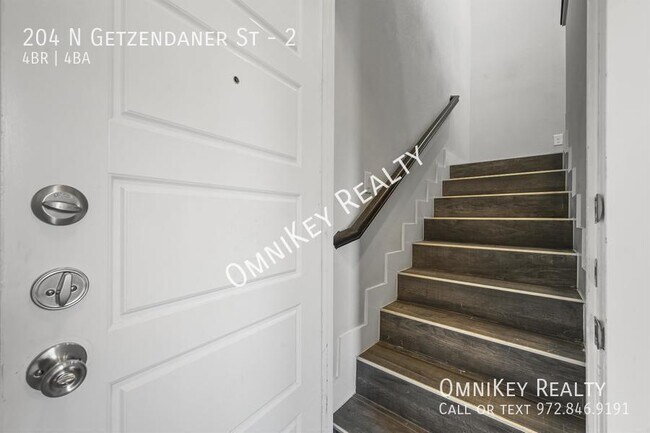 Building Photo - 204 N Getzendaner St