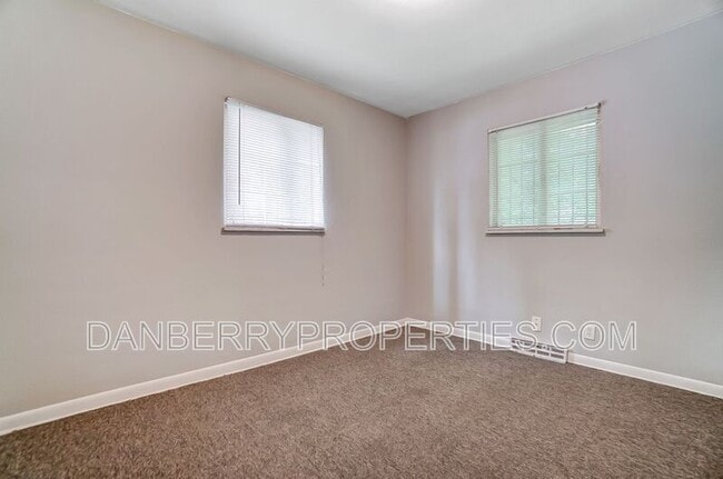 Building Photo - 1115 Secor Rd